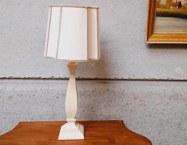 Голяма настолна лампа