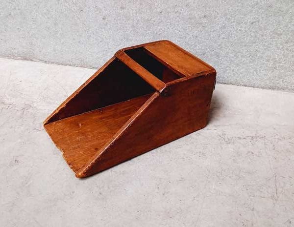 Автентичен съд