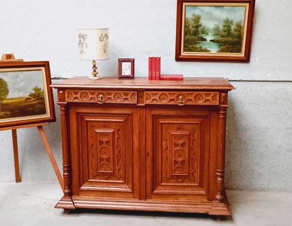 Антикварен шкаф