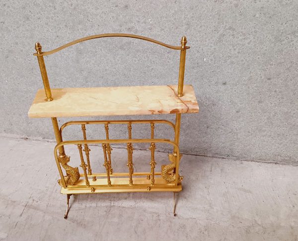 Винтидж масичка с оникс