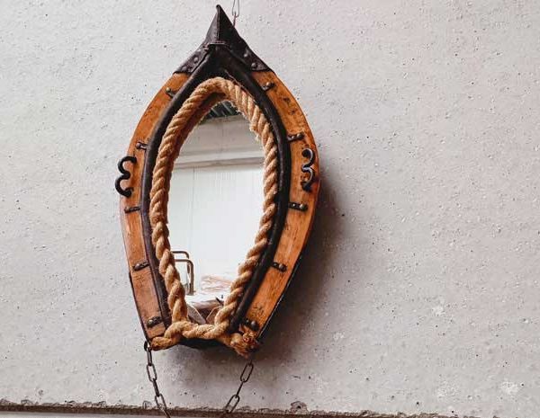 Уникално огледало